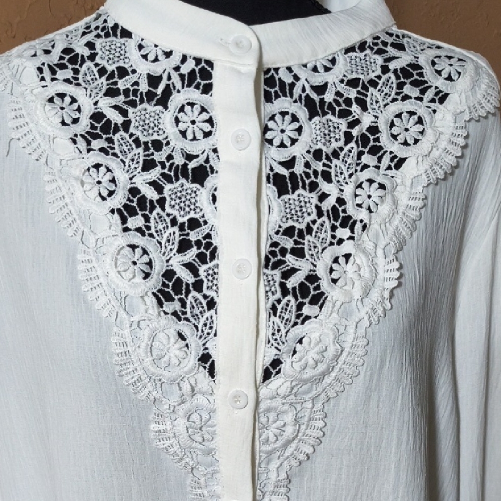 Grace Karin Off White Button Down Blouse with Lace Detail Bell Sleeves Size 2X - Picture 4 of 7